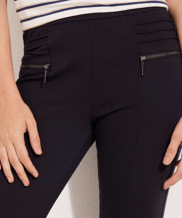 Leggings Con Cremallera En Frente Y Detalle De Alforzas