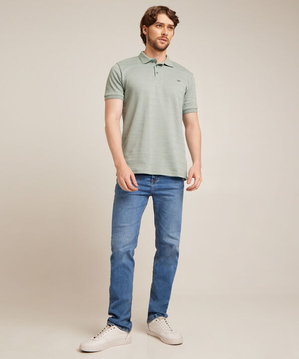 Polo Unicolor Con Textura, Cuello Y Puños Tejidos, Sin Bolsillo, Silueta Regular Fit, Sunset Dust Línea Moda