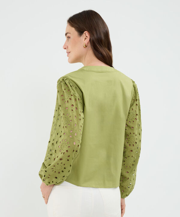Blusa manga larga con ojalillo para mujer
