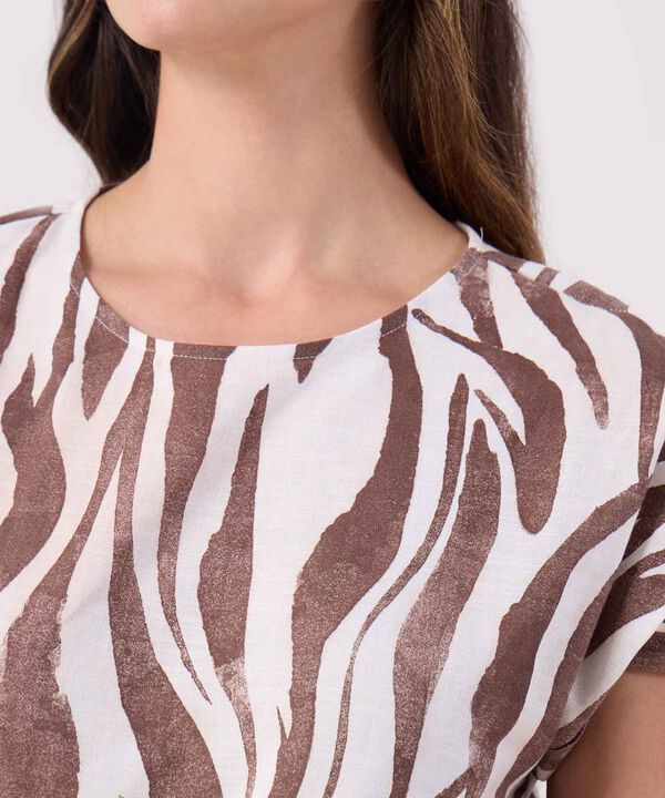 Blusa Estampada Cuello Redondo  image number null