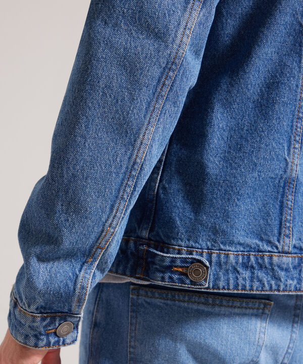 Chaqueta Trucker Tono Azul  Medio