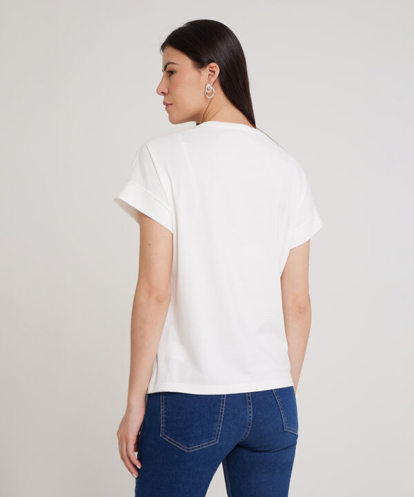 Camiseta Manga Corta Unicolor Con Screen Y Bordado