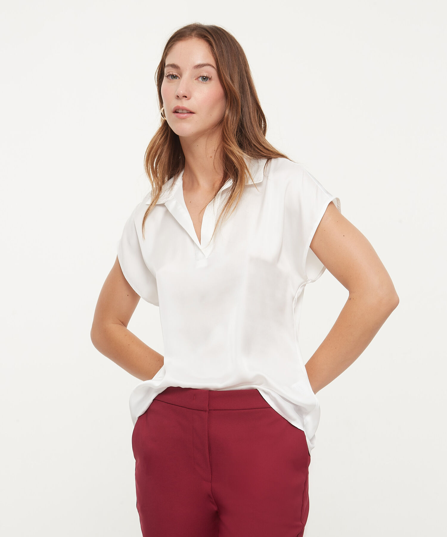 Blusa A Manga Corta Corrida Unicolor En Sat&iacute;n