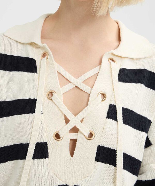 Saco Cuello V con Rayas image number null