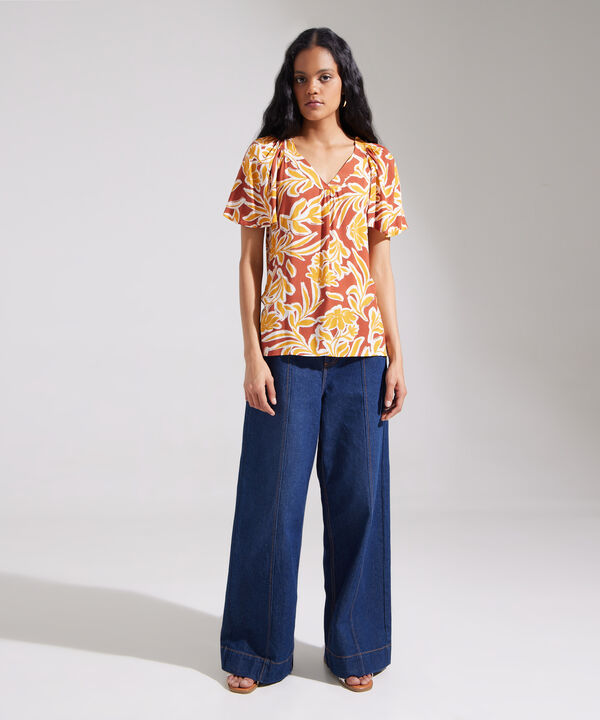 Blusa Estampada Escote V Con Manga Corta Volada Estampada