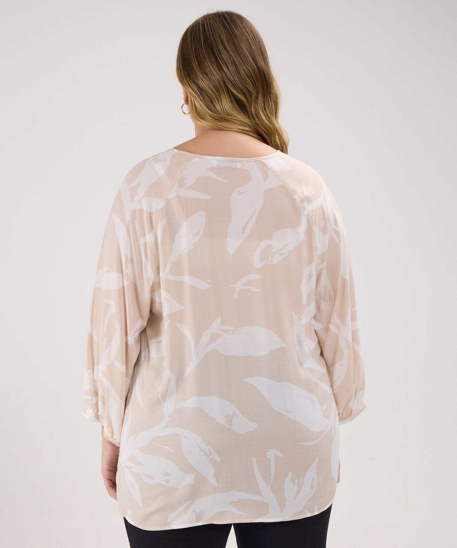 Blusa Estampada, Escote Redondo, Manga 3/4 Con Recogido En Puños