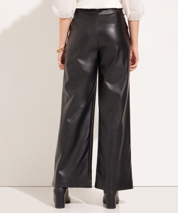 Pantalón En Polipiel Bota Amplia