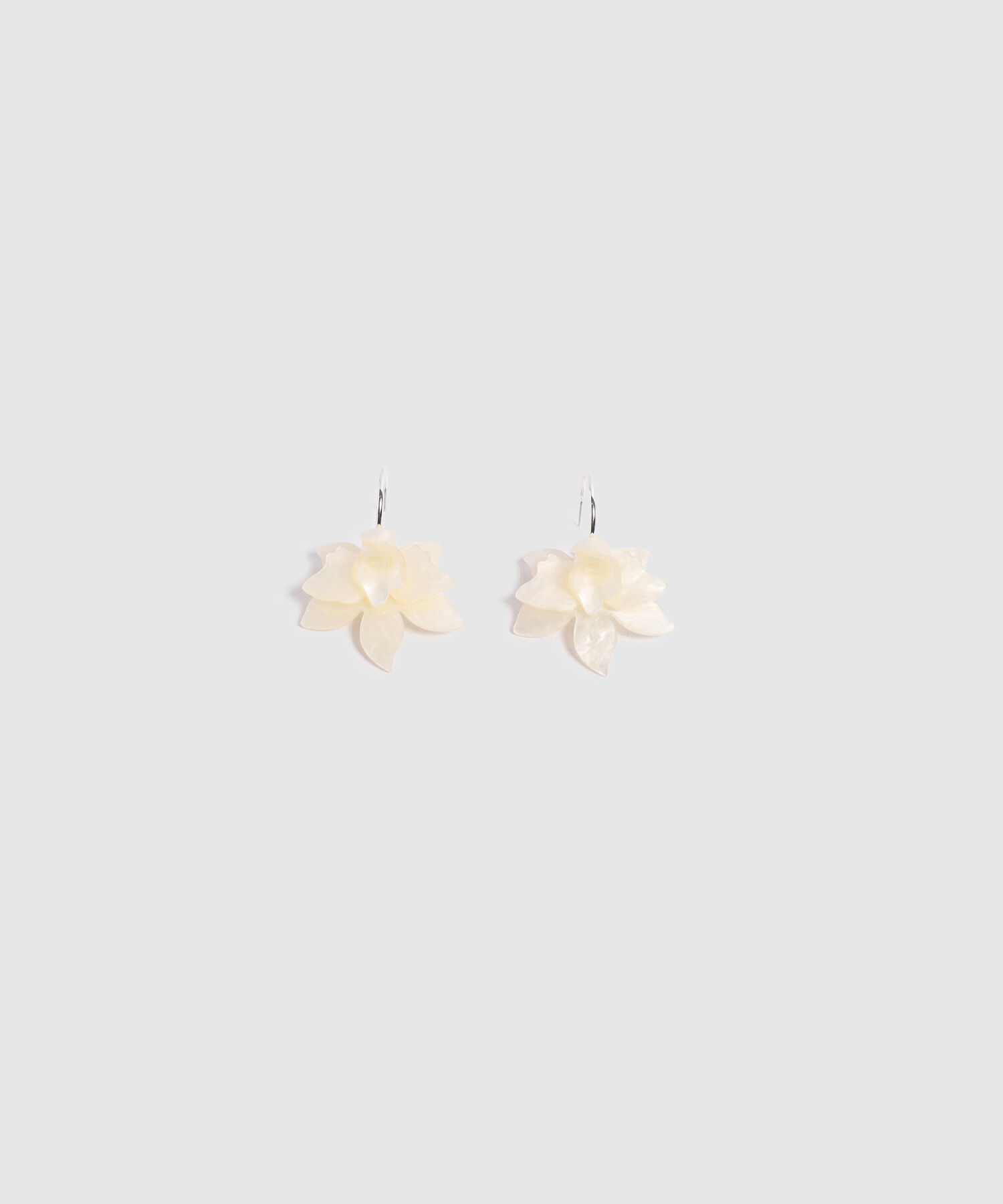 Aretes Para Mujer con Detalle Floral Grande