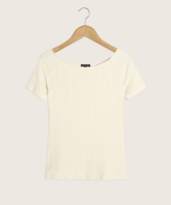 Camiseta Unicolor Manga Corta Con Cuello Bandeja. Textura En Rib