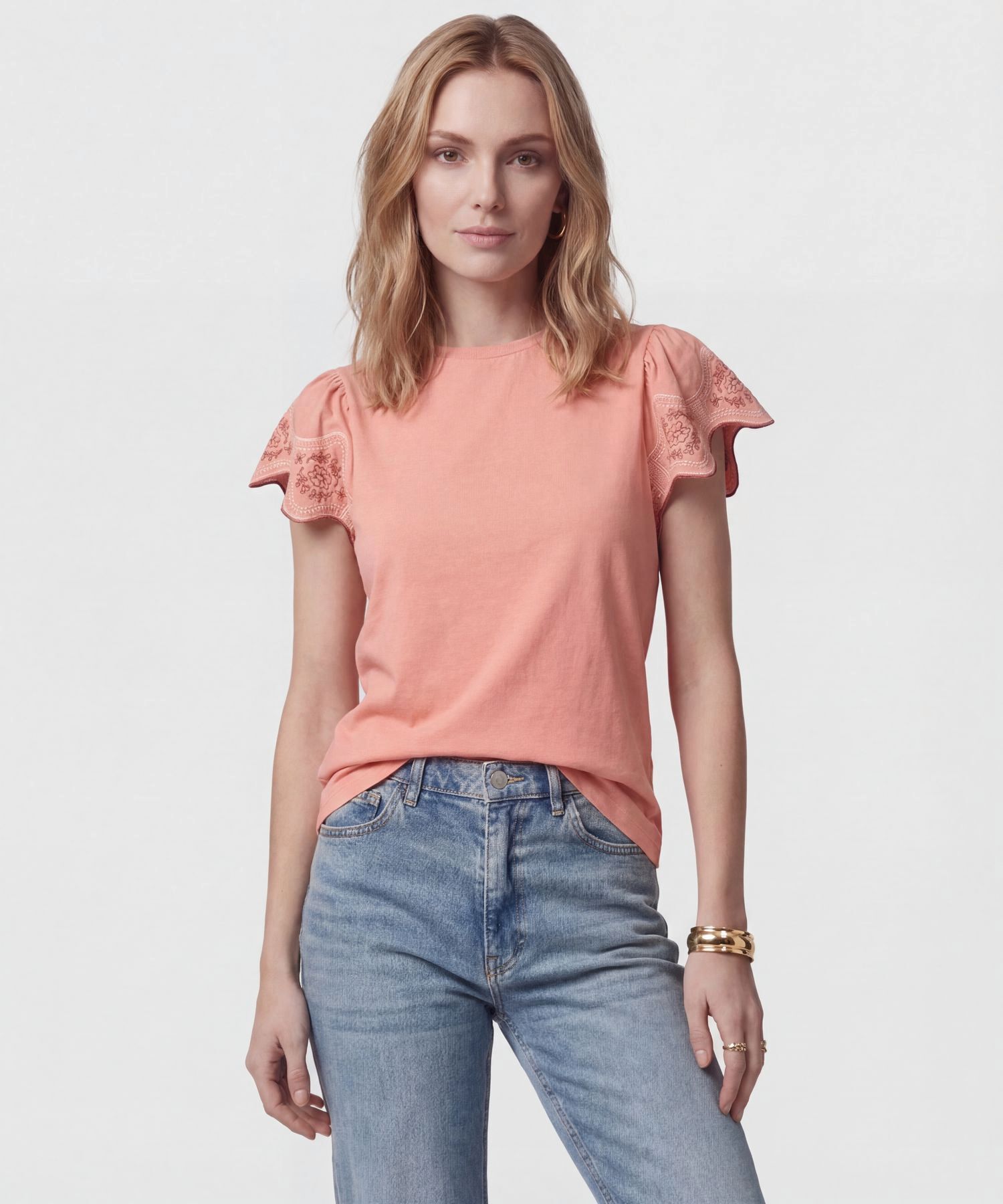 Camiseta Manga Campana Con Bordados Para Mujer