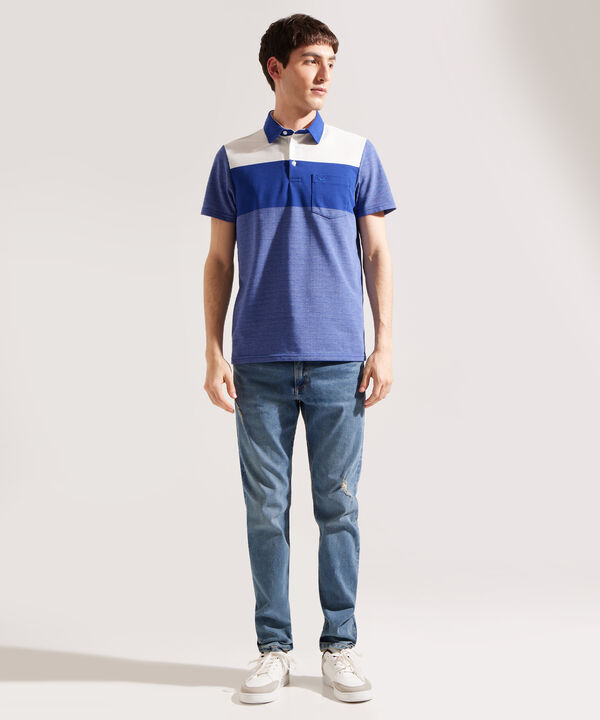 Polo Preteñida, Cuello Duro Unicolor Con Bolsillo Y Silueta Slim Fit