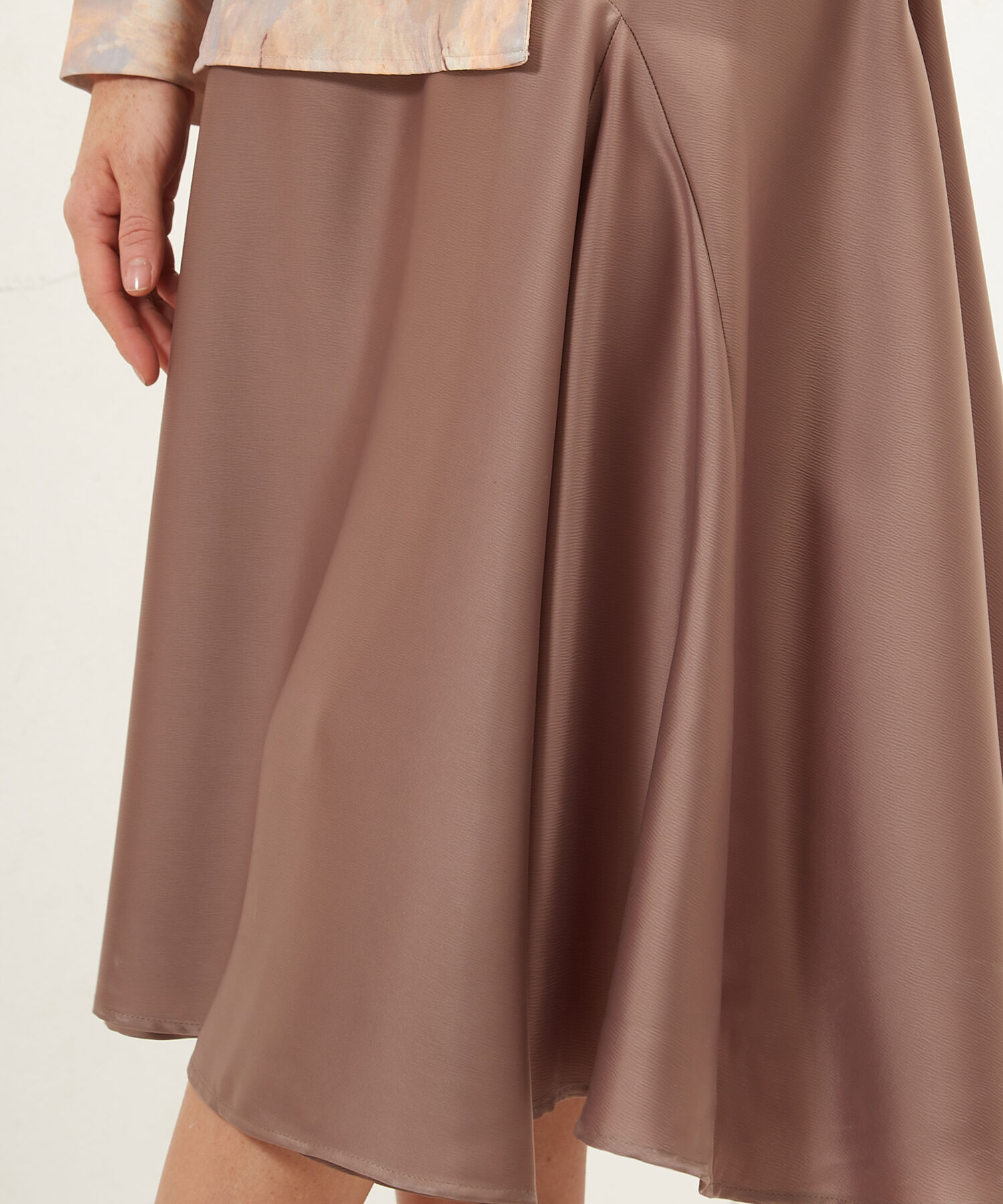 Falda Unicolor Midi