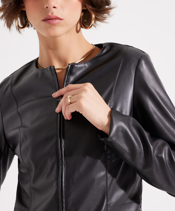 Chaqueta En Pu Con Doble Slider