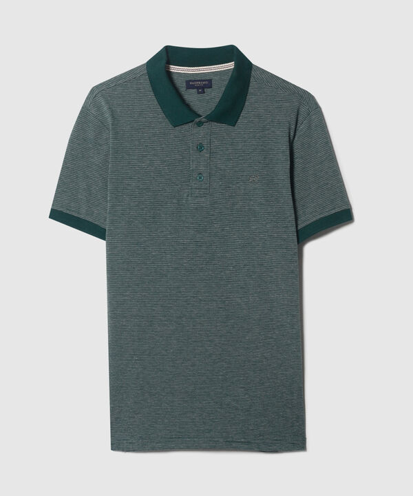 Polo Unicolor Con Textura, Cuello Y Puños Tejidos, Silueta Slim Fit, Lineas