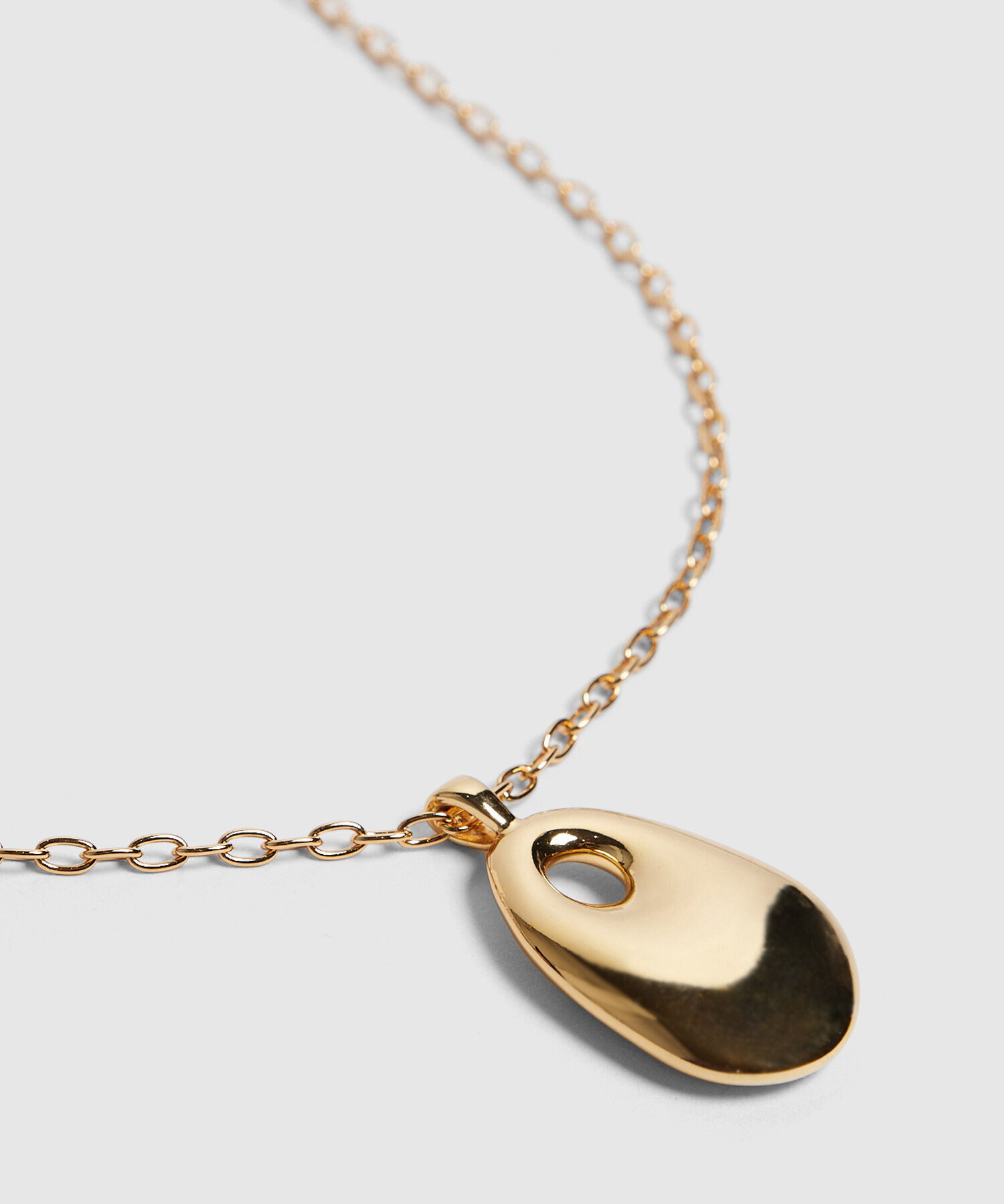 Set de accesorios dorados