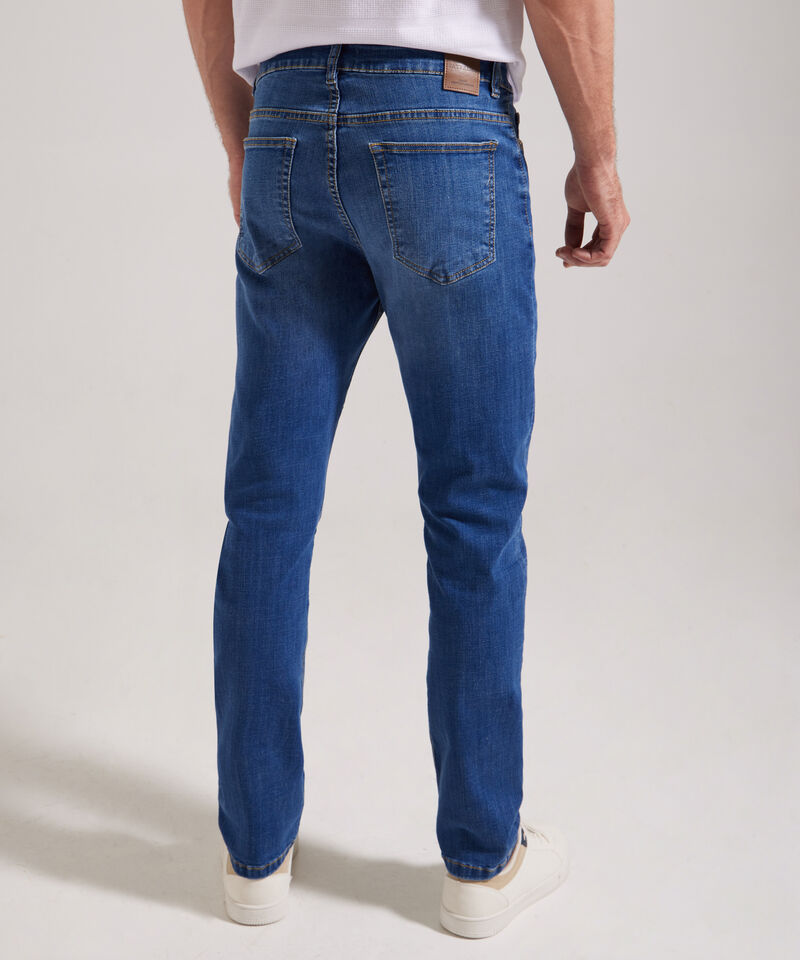 Jean Regular Tono Azul Oscuro.
