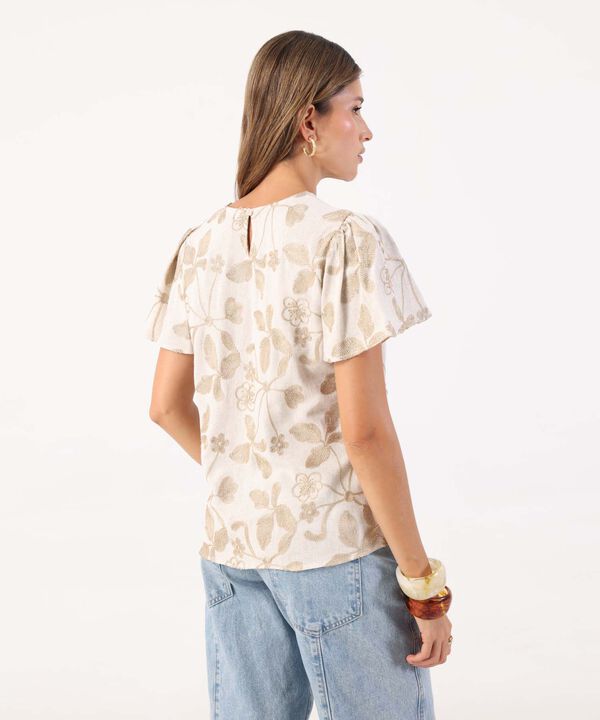 Blusa Con Manga Mariposa Y Cuello Redondo