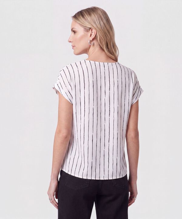 Blusa Manga Corrida Con Prense En Centro Frente