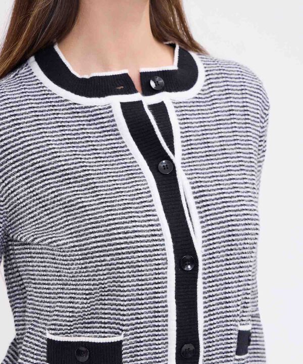 Saco preteñido cuello redondo para mujer image number null