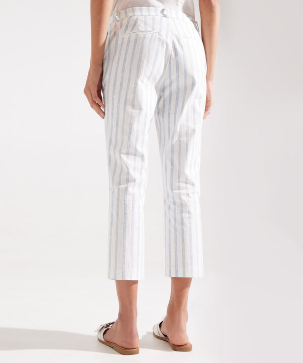 Pantalón Capri Con Estampado Floral