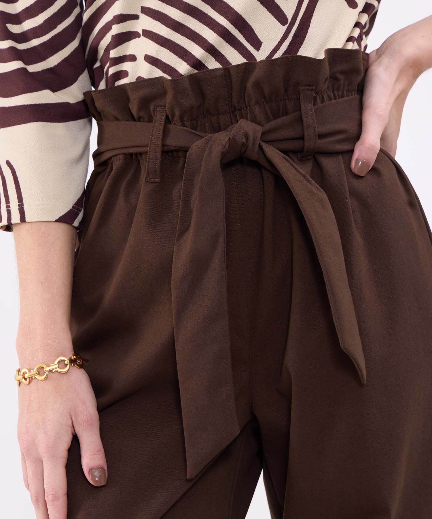 Pantalon Unicolor Con Cinturon