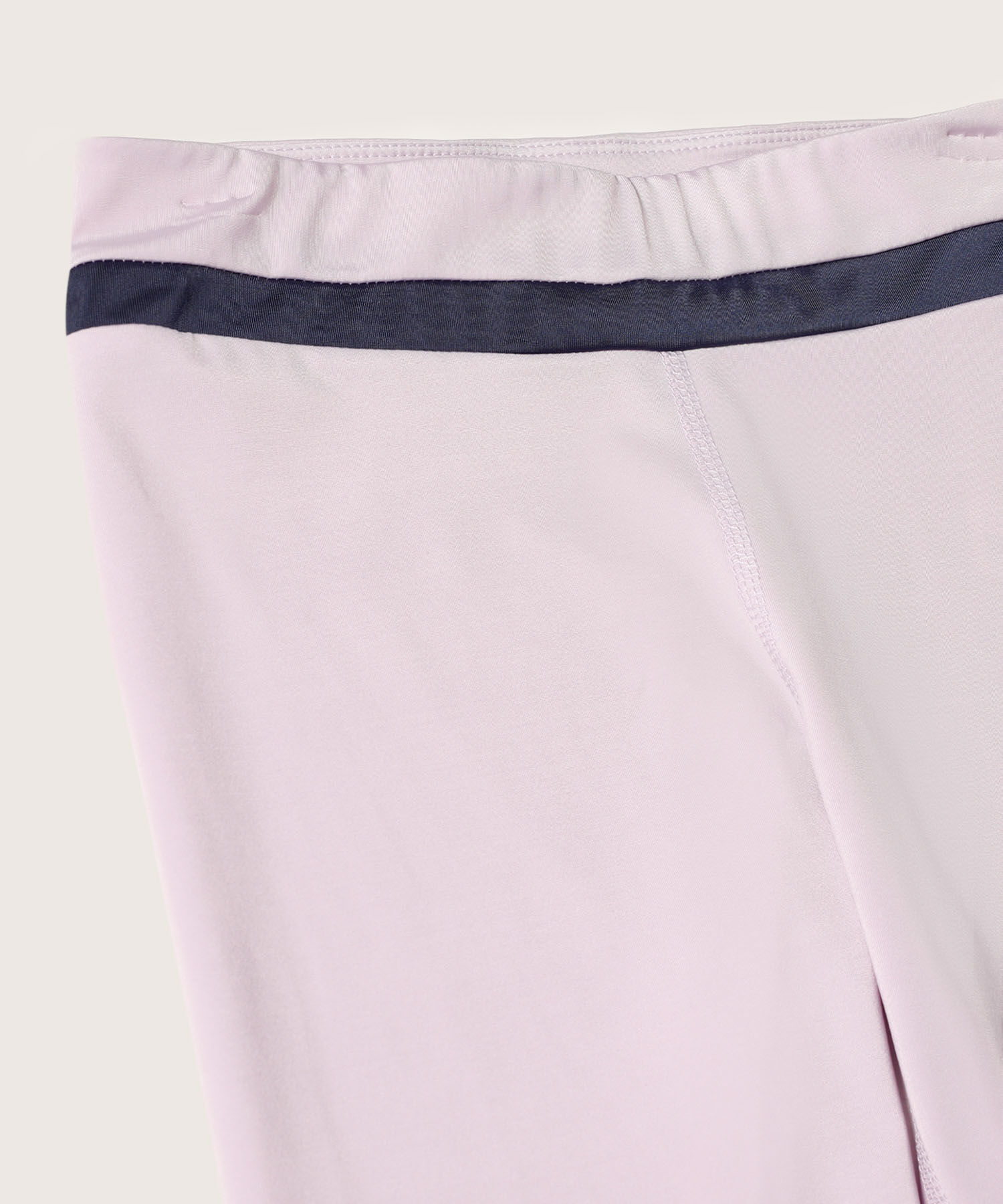 Leggings Corto Con Cortes