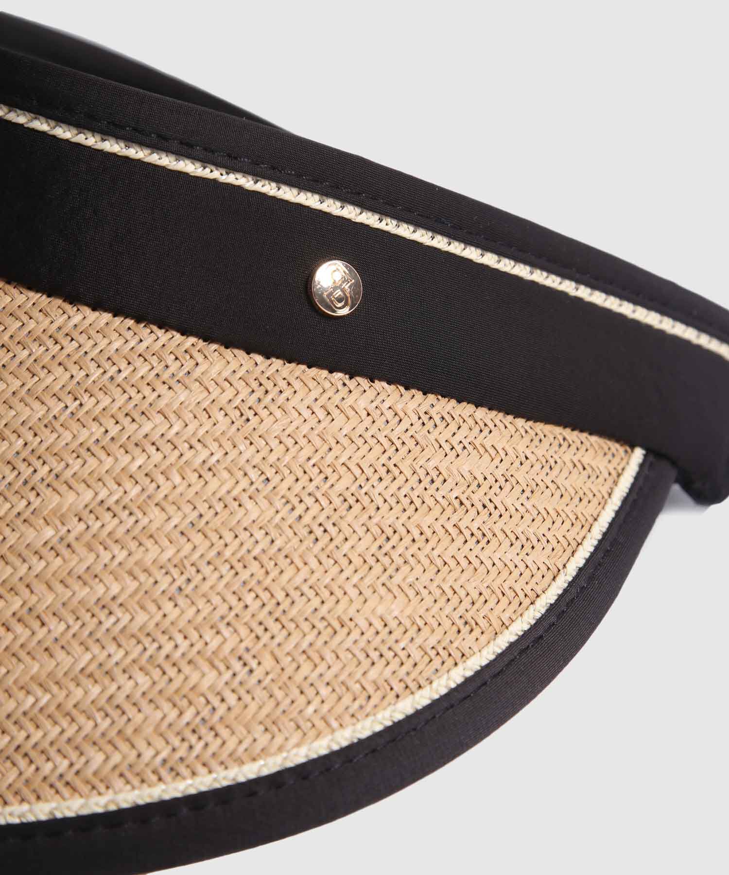 Visera Tejida en Contraste
