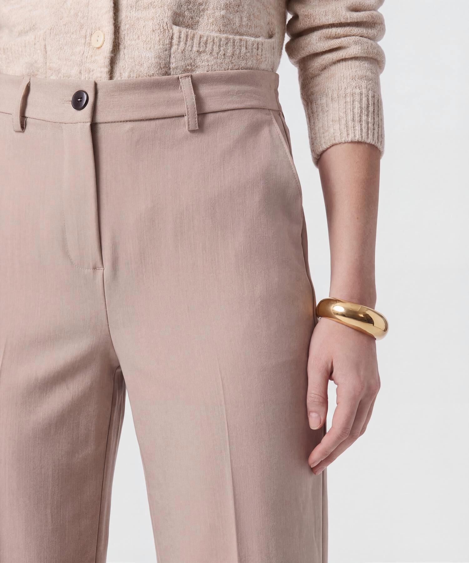 Pantal&oacute;n Unicolor Con Pinzas Para Mujer