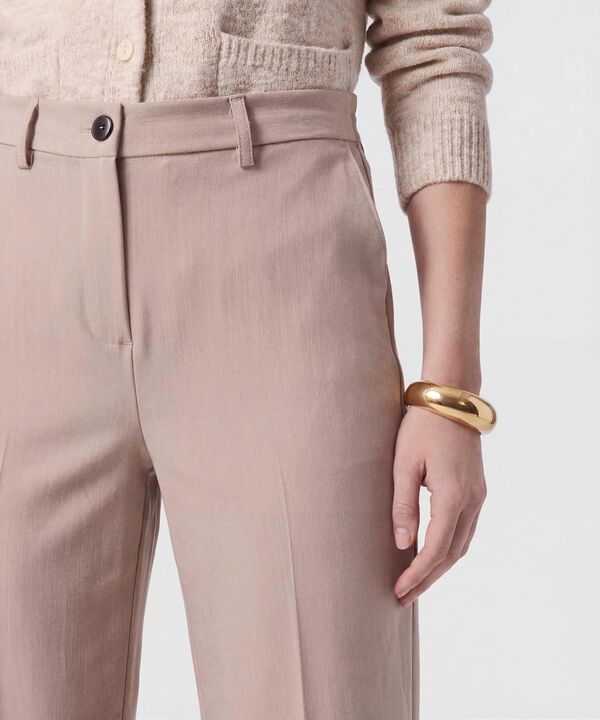 Pantal&oacute;n Unicolor Con Pinzas Para Mujer