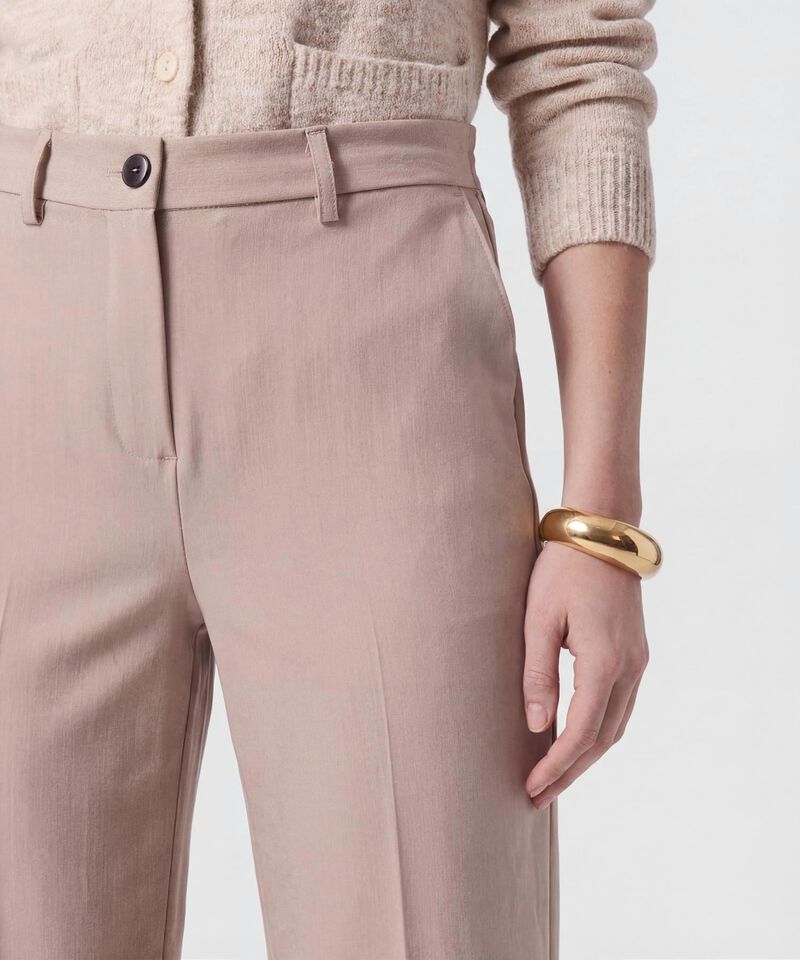 Pantal&oacute;n Unicolor Con Pinzas Para Mujer