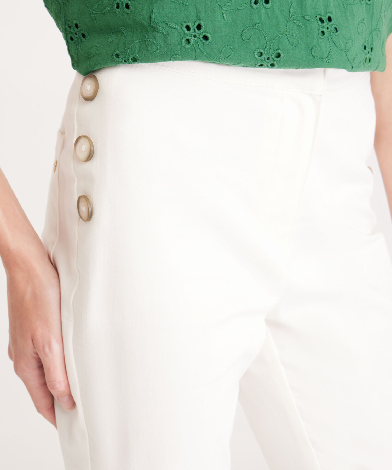 Pantalon Con Botones En Diagonal