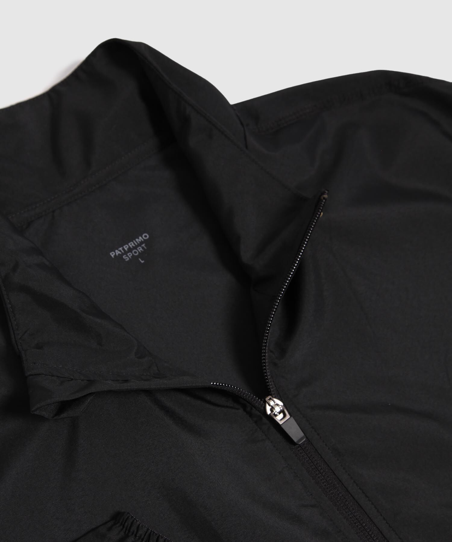 Chaqueta Unicolor Tipo Rompe Vientos 