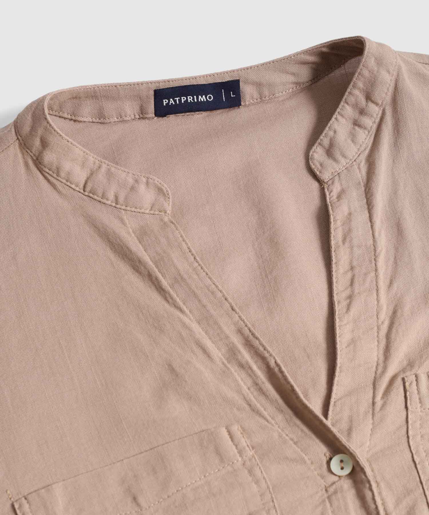 Blusa Fluida con Cuello Mao para Mujer