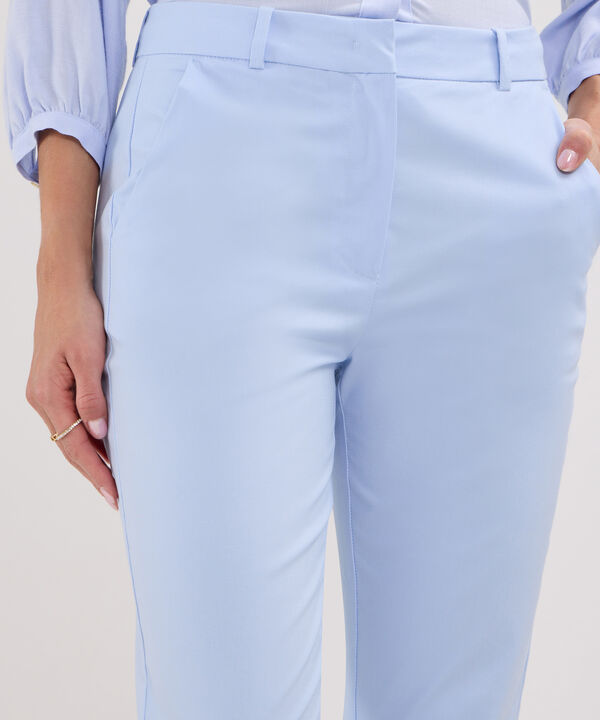 Pantalon Capri Unicolor image number null