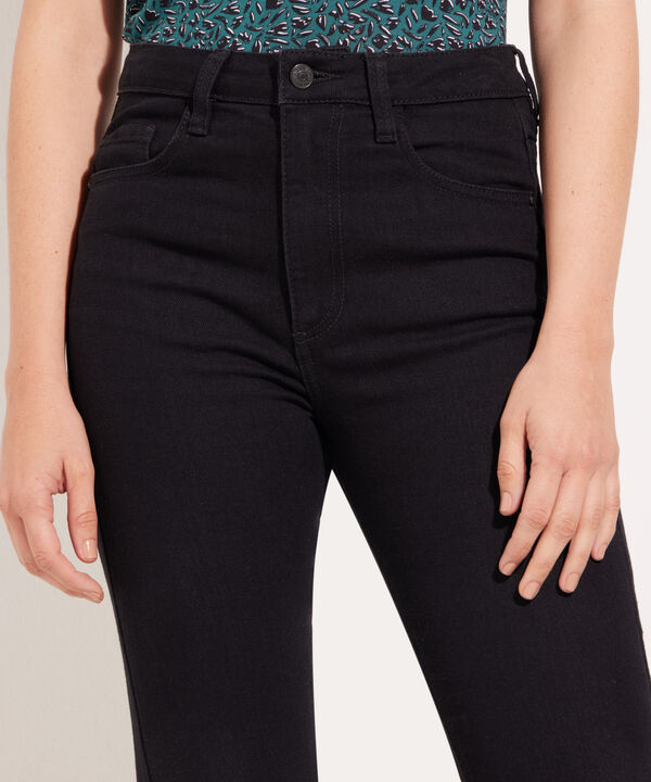 Jean Skinny Tiro Alto Tono Negro image number null