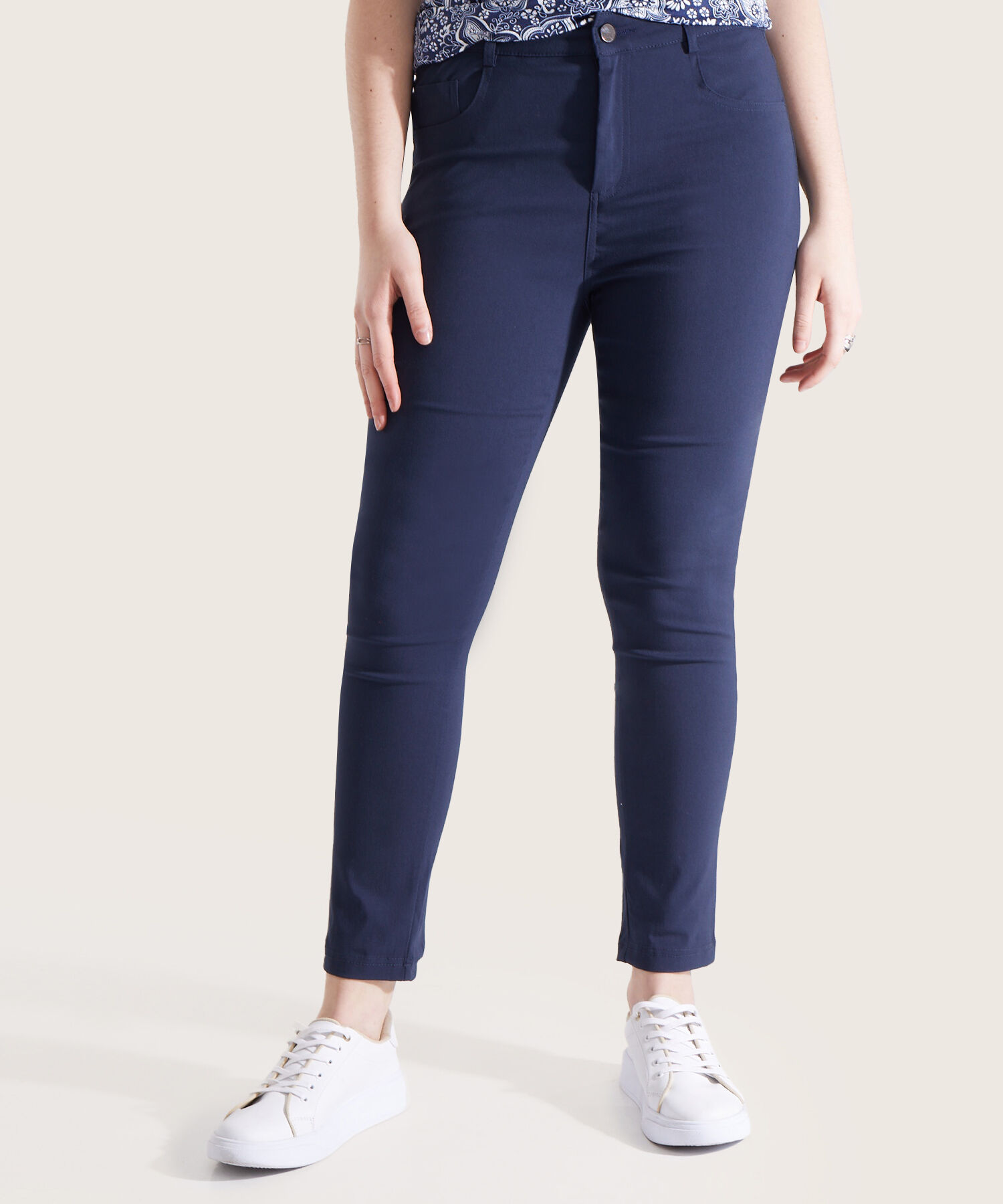 Pantalon 5 Bolsillos Unicolor En Drill