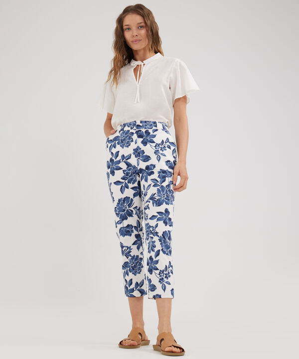 Pantalón Capri  Estampado image number null