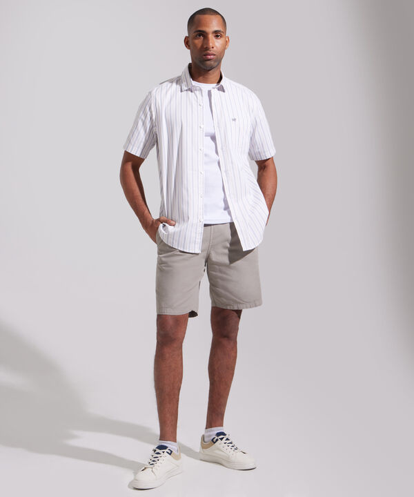 Camisa Prete&ntilde;ida Manga Corta Con Bolsillo Y Silueta Regular Fit image number null