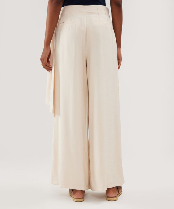 Pantalon Unicolor Con Sobrecapa