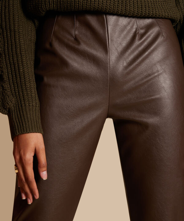 Leggings Preteñido Con Corte En Frente