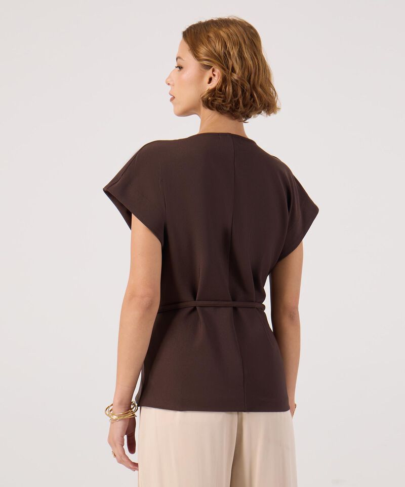 Blusa unicolor con cinturon 