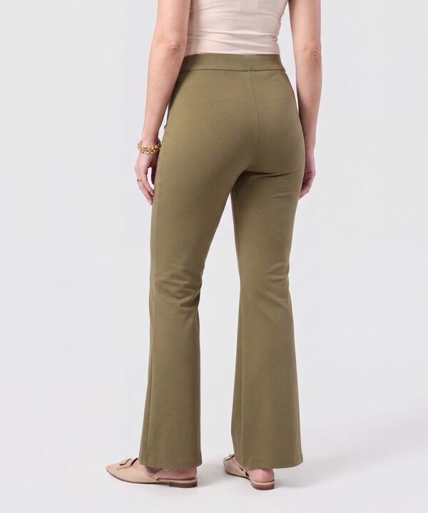 Pantal&oacute;n Bota Campana con Pinzas Mujer