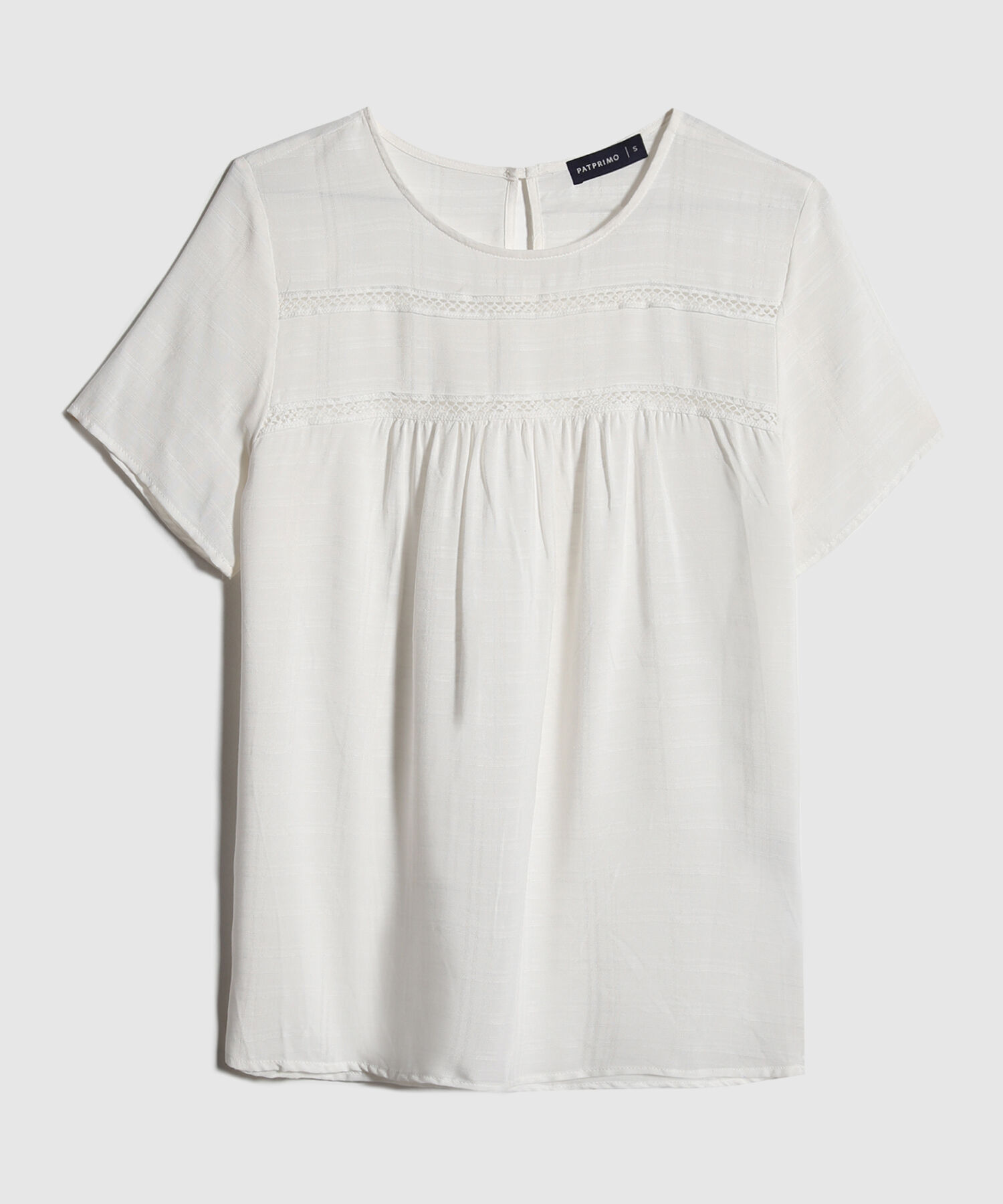 Blusa Unicolor Manga Corta, Escote Redondo Con Encaje Y Recogido Sutil