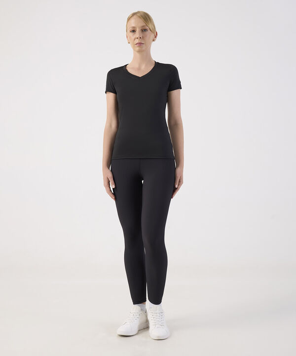 Camiseta B&aacute;sica de Cuello en V image number null