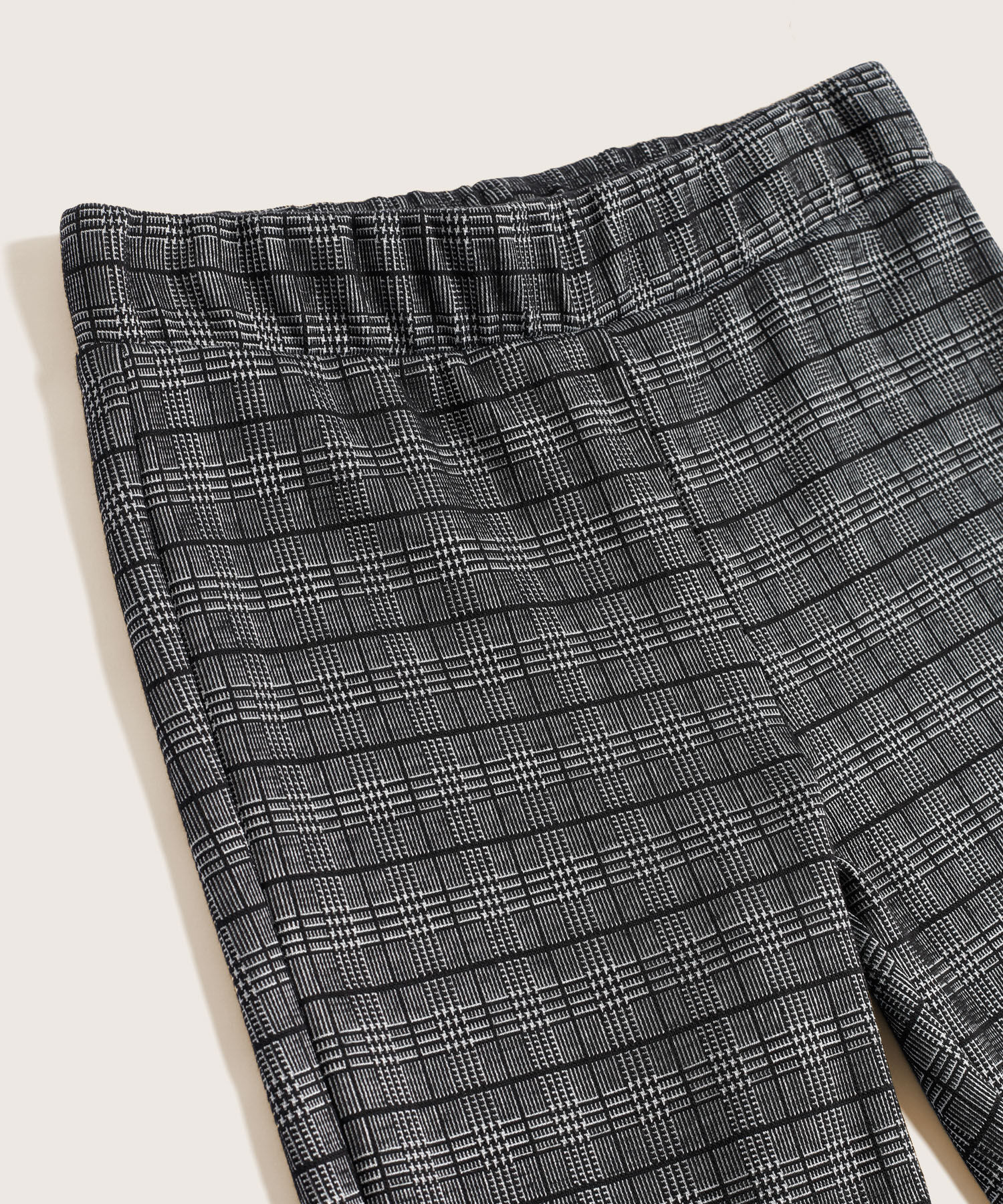 Leggings Prete&ntilde;ido Con Corte