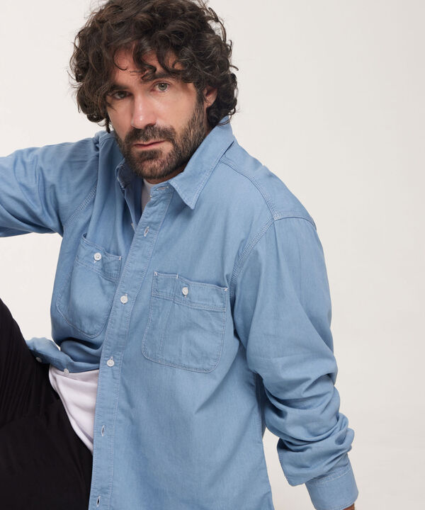 Camisa Camisa Masculina Con Bolsillos Tono Claro.