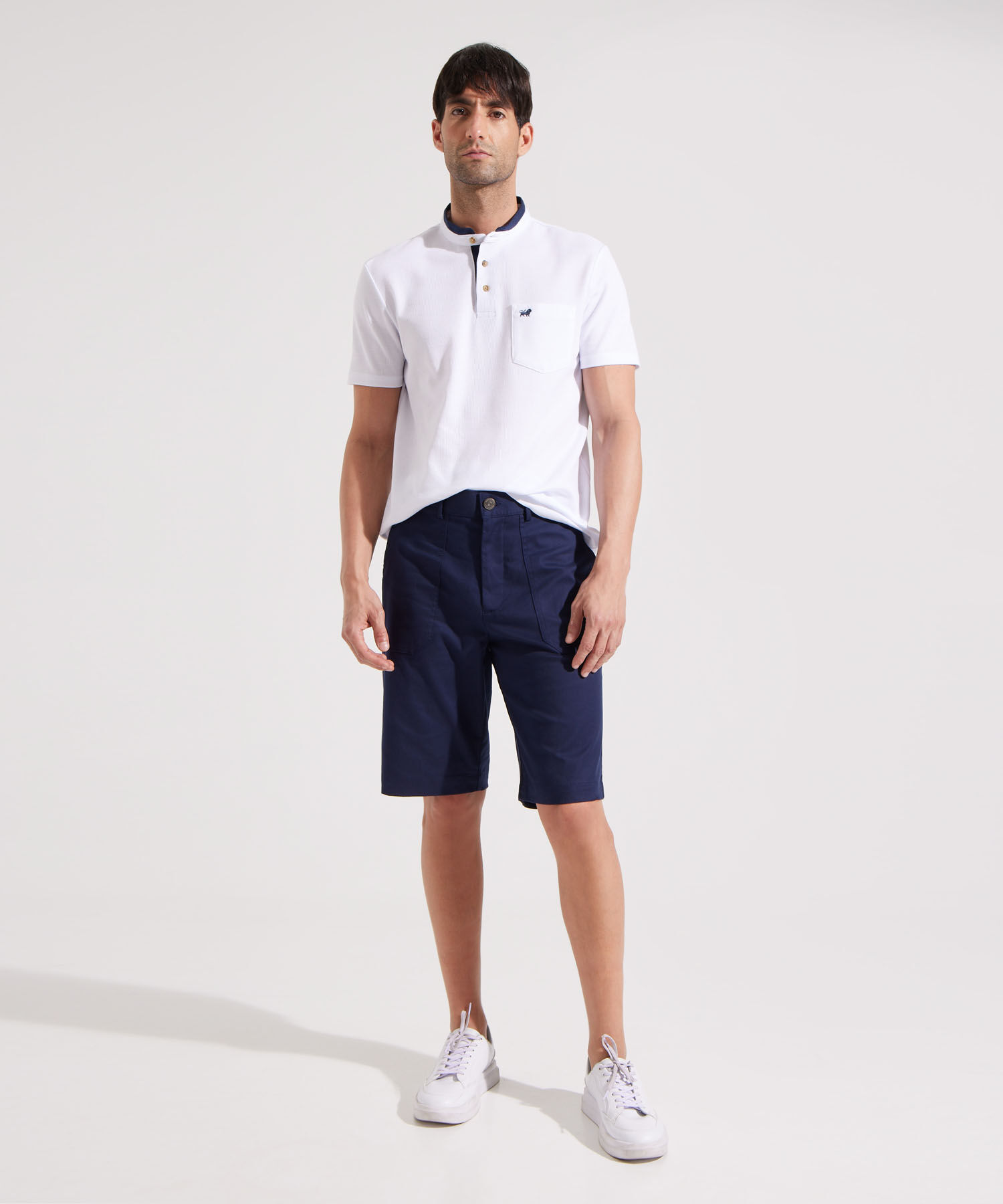 Bermuda Unicolor Con Bolsillos De Parche Laterales Y Silueta Regular Fit, Campiello