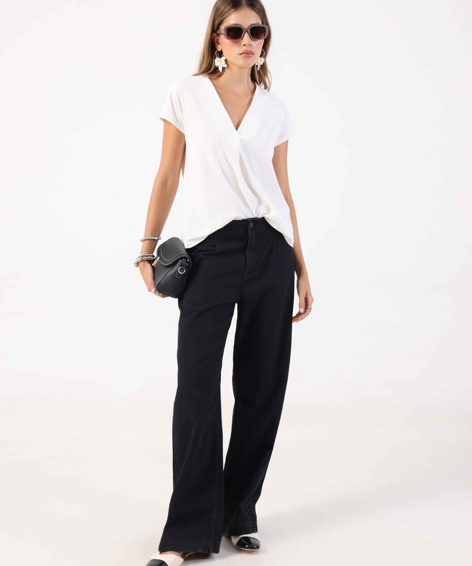 Camiseta Texturizada Con Cuello En V Para Mujer