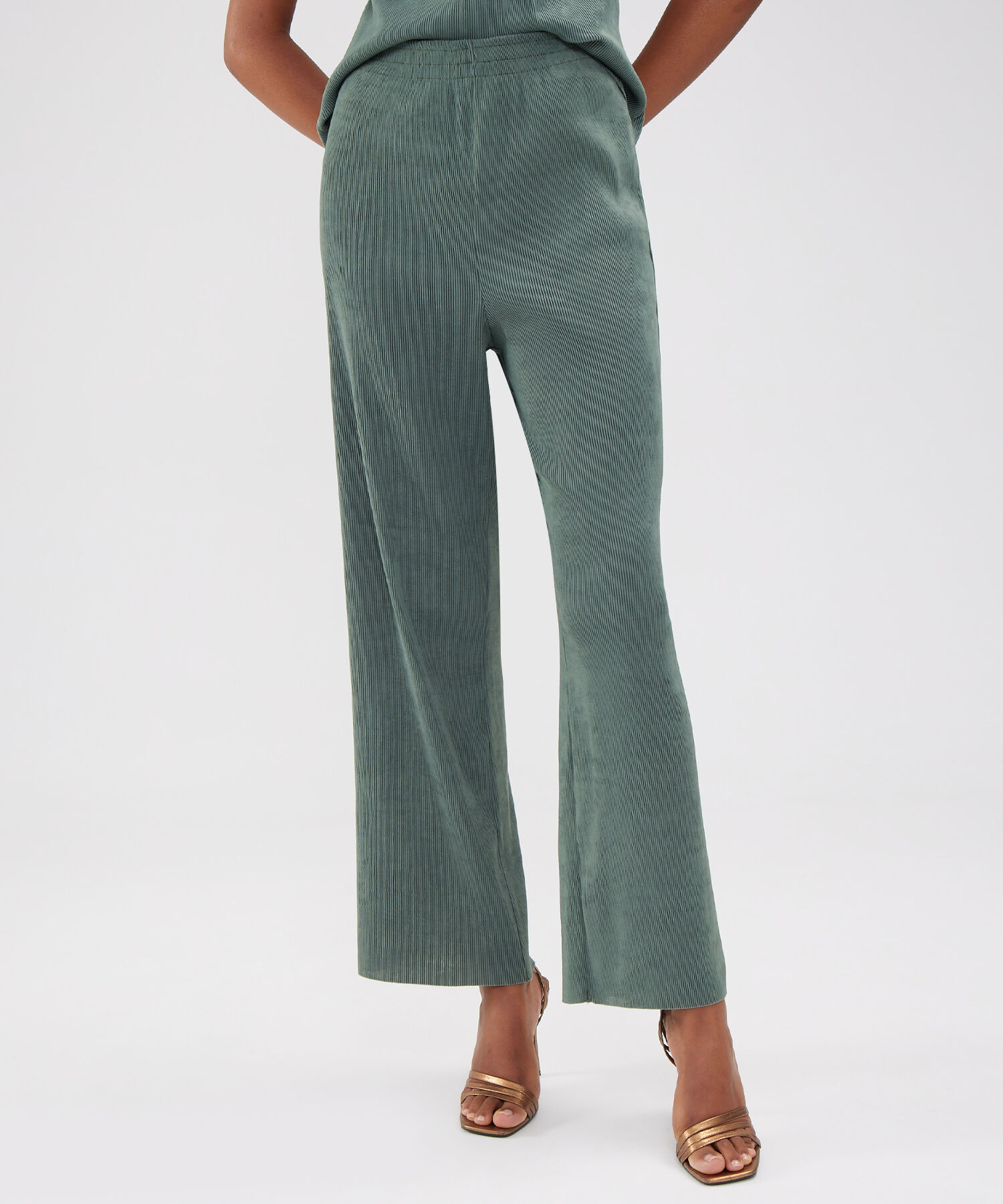 Pantalon Fluido Plisado Unicolor