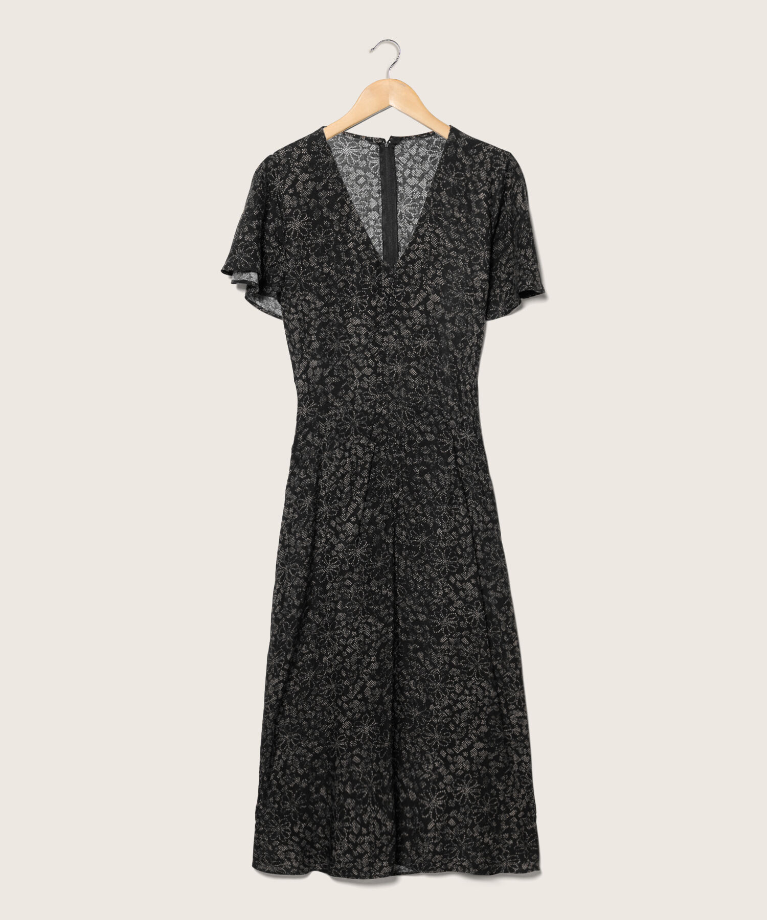 Vestido Estampado Manga Corta, Cuello V Con Botones En Centro Frente Y Aberturas Laterales En Delantero